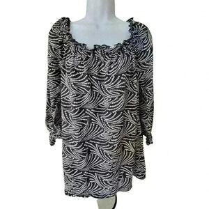Lane Bryant Women’s Black/White Knit Top Pullover, Ruffle Neckline, Size 14/16